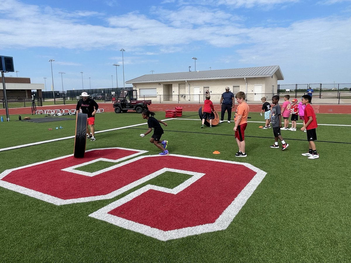 E_Edwards49's tweet photo. Kids were getting after it! 

HUSTLE!! https://t.co/hDRkB45ugx