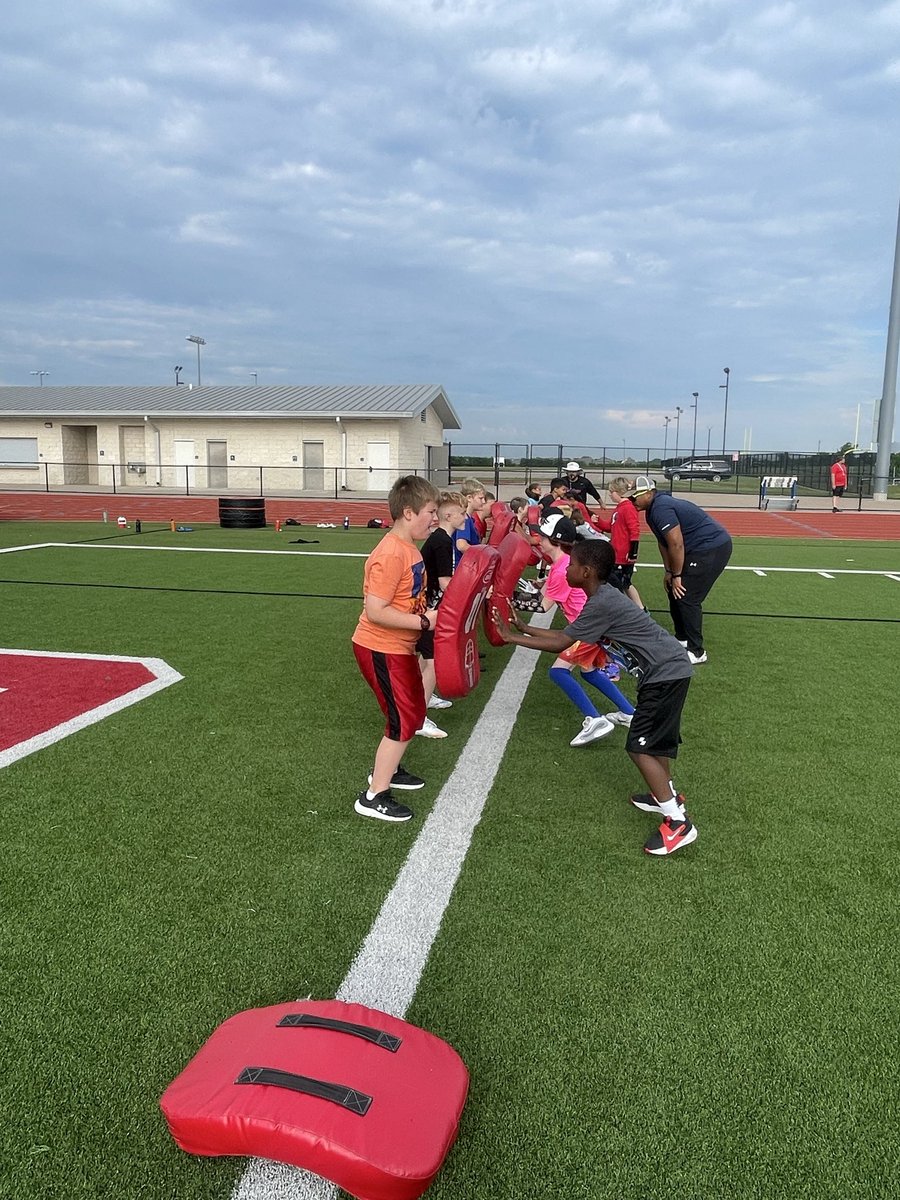E_Edwards49's tweet photo. Kids were getting after it! 

HUSTLE!! https://t.co/hDRkB45ugx