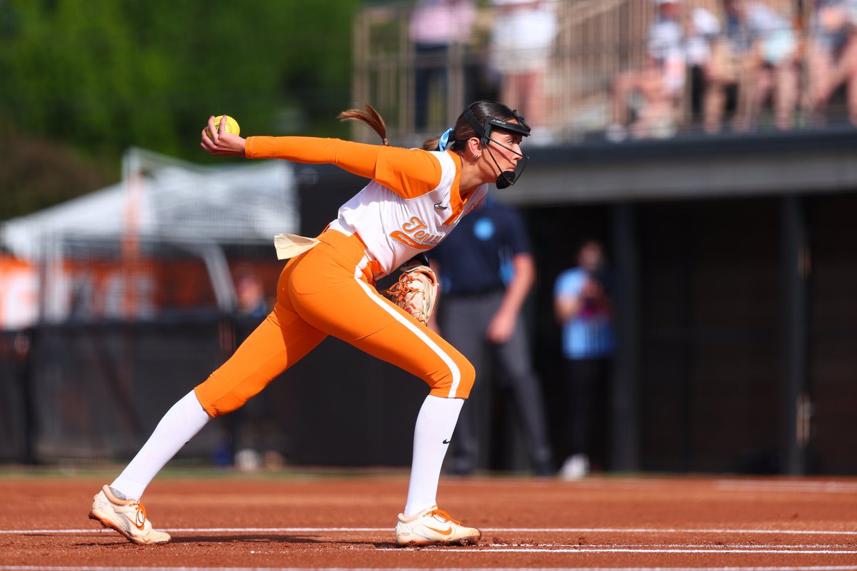 D1Softball's tweet photo. Tennessee is headed back to the WCWS for the third time in four seasons behind a dominant pitching staff led by Karlyn Pickens, Sage Mardjetko, and Erin Nuwer.

Meet the teams of the 2026 Women’s College World Series ⬇️
https://t.co/PBUP62A94G https://t.co/hkiHYRXzT0