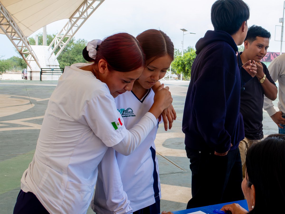 TehuacanUTT's tweet photo. 🎭⚽🎺 Se llevó a cabo la Feria de Actividades Extraescolares UTT en la explanada universitaria, donde nuestras y nuestros estudiantes conocieron las diferentes disciplinas culturales, deportivas y artísticas que forman parte de la vida universitaria. ✨ https://t.co/gbQXsVJvm6