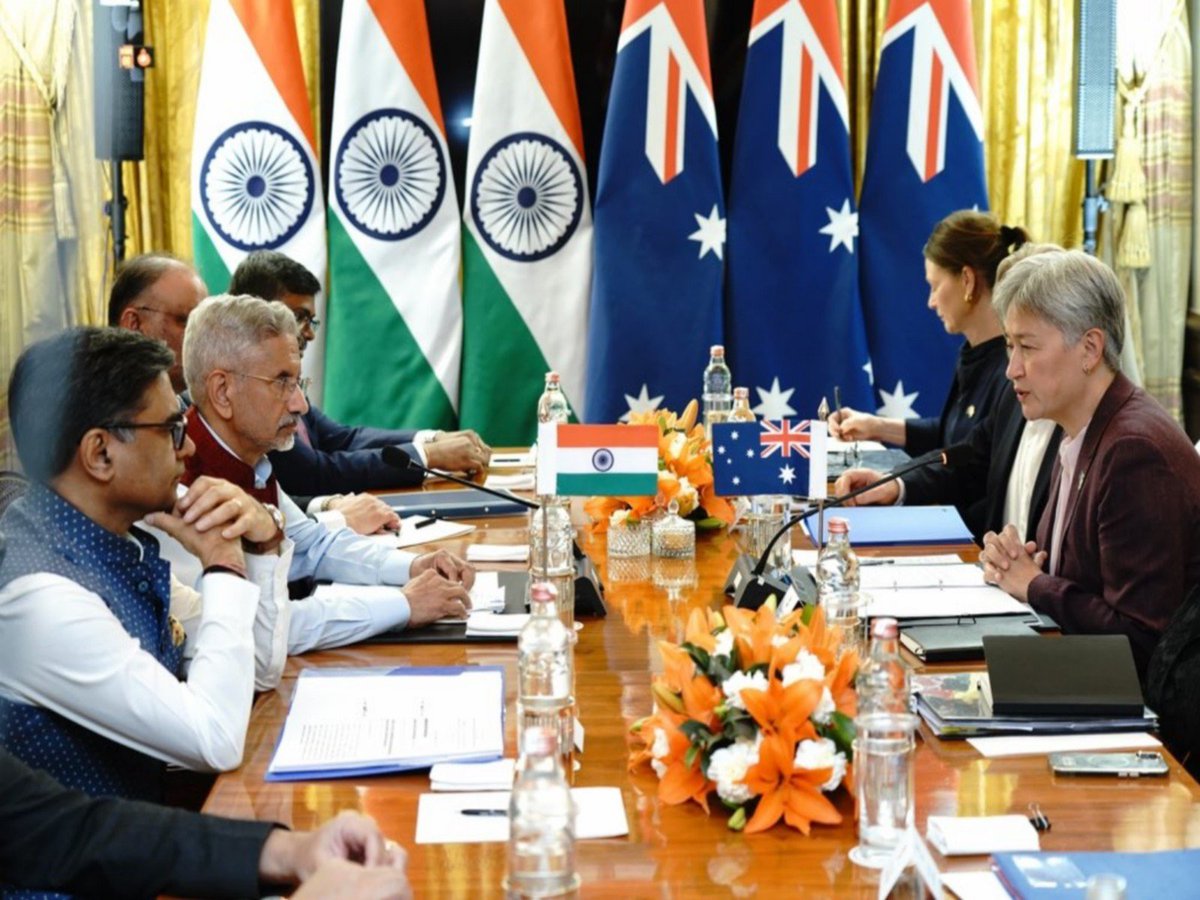 ani_digital's tweet photo. "Committed to remaining a reliable partner": Aussie FM Wong during 17th Framework Dialogue with EAM Jaishankar
Read @ANI Story | https://t.co/EyE5pBfnaP
#PennyWong #EAMJaishankar #ReliablePartner https://t.co/aZHWcp5g6b