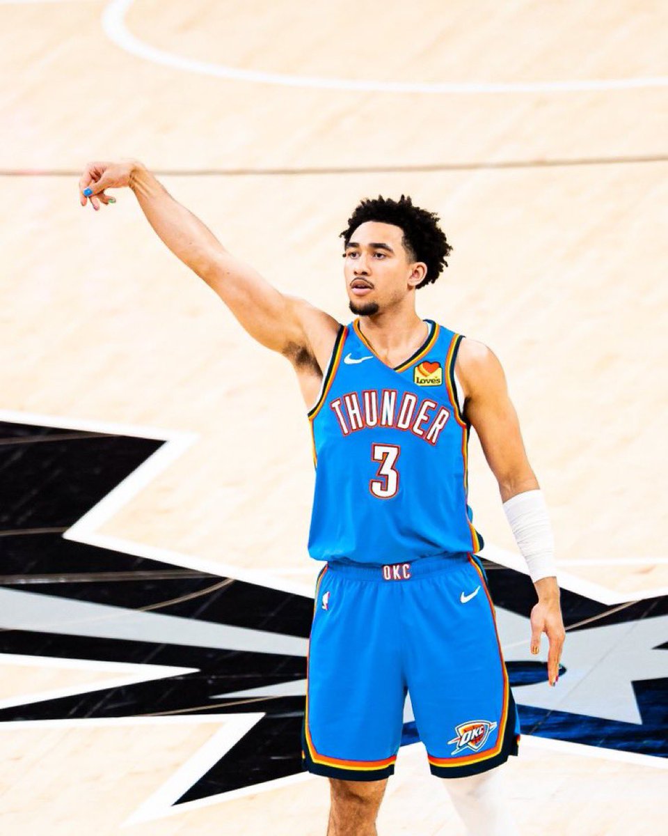 JMacFC3's tweet photo. Predict Jared McCains stat line tonight?@ThePanAfrican4 @ThunderMuse_ https://t.co/ek2N0Tdvvn