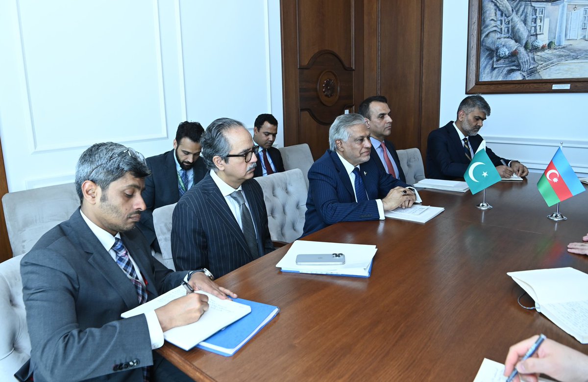 k_farhadov's tweet photo. On 26 May, during working visit to New York City, Jeyhun Bayramov, Minister of Foreign Affairs of the Republic of Azerbaijan, met with Muhammad Ishaq Dar, Deputy Prime Minister and Minister of Foreign Affairs of the Islamic Republic of Pakistan. https://t.co/kyQ2vOluT9