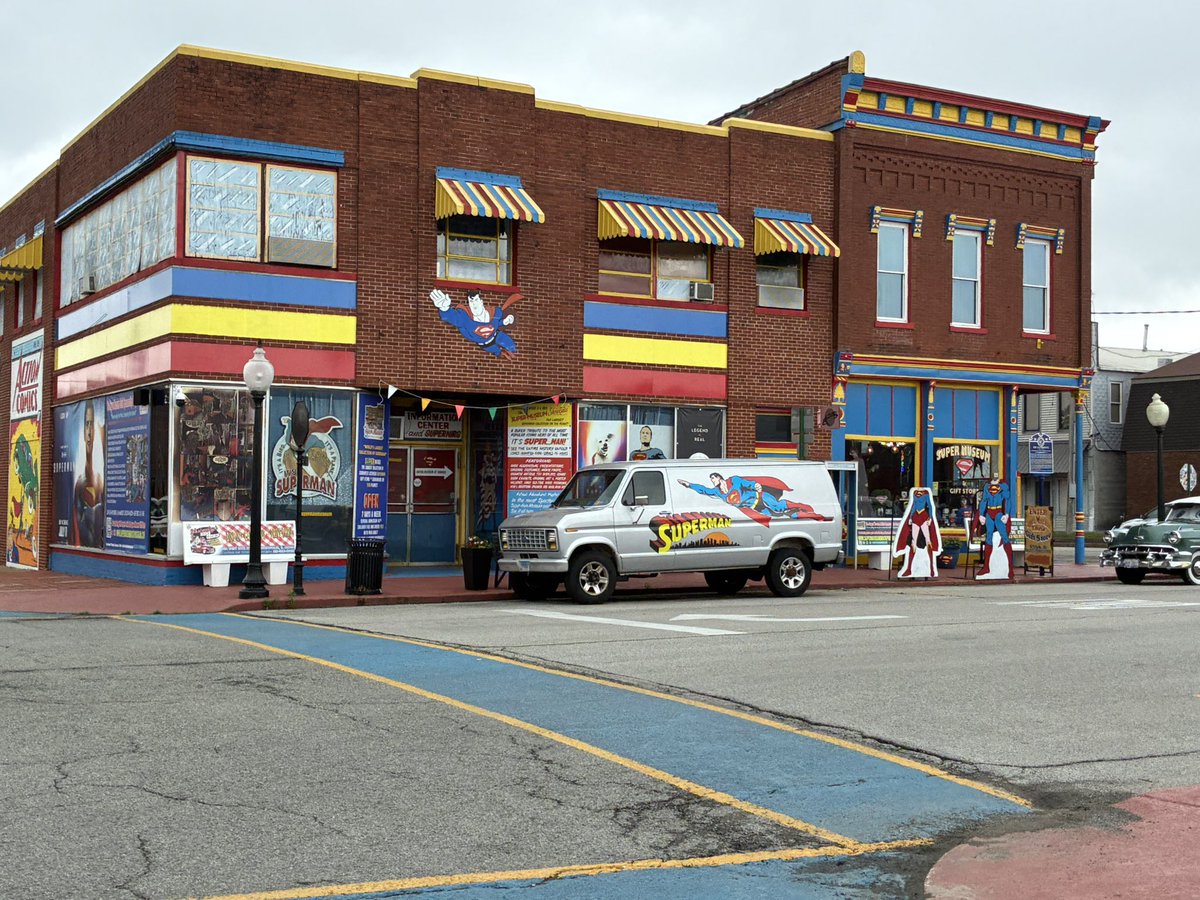 obi_wansimp's tweet photo. I visited the Superman museum in Metropolis, IL over the weekend and thought some of ya’ll might appreciate photos https://t.co/KtcQR1Qa7m
