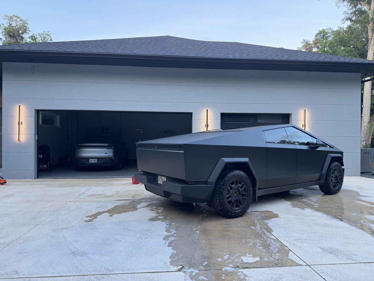 surfranchvibes's tweet photo. Imagine owning a car that drives itself anywhere you want to go regardless of the time and weather. https://t.co/H7F5bQMdAc