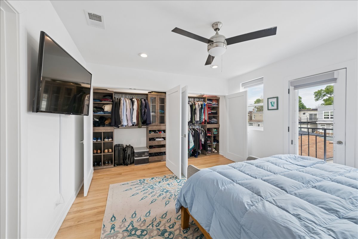 CollinWasiak's tweet photo. ✨JUST RENTED
3424 W Beach Ave
4 bed | 2/1 bath
$4,400/MO

🏠Congrats to our clients for signing a lease w/their 1st tenants! Cheers on officially becoming landlords! 

👀 Check it out: https://t.co/UzcKBawICI

#forrent #realestate #realtor #rentals #chicago https://t.co/cv9f7kZSTr