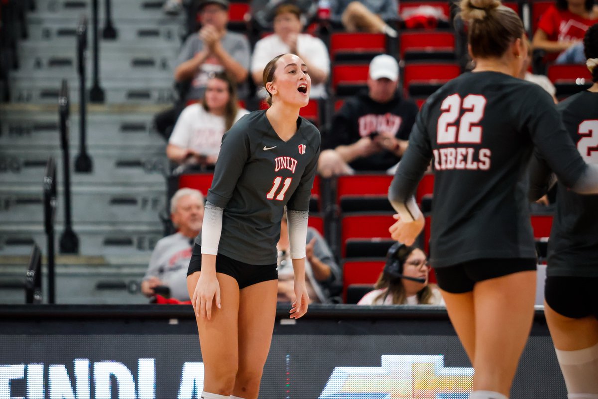 UNLVvball's tweet photo. Big day today because it's Logan Lindsay's 𝐁𝐈𝐑𝐓𝐇𝐃𝐀𝐘 🥳🥳🥳 https://t.co/fMV5KDA06R