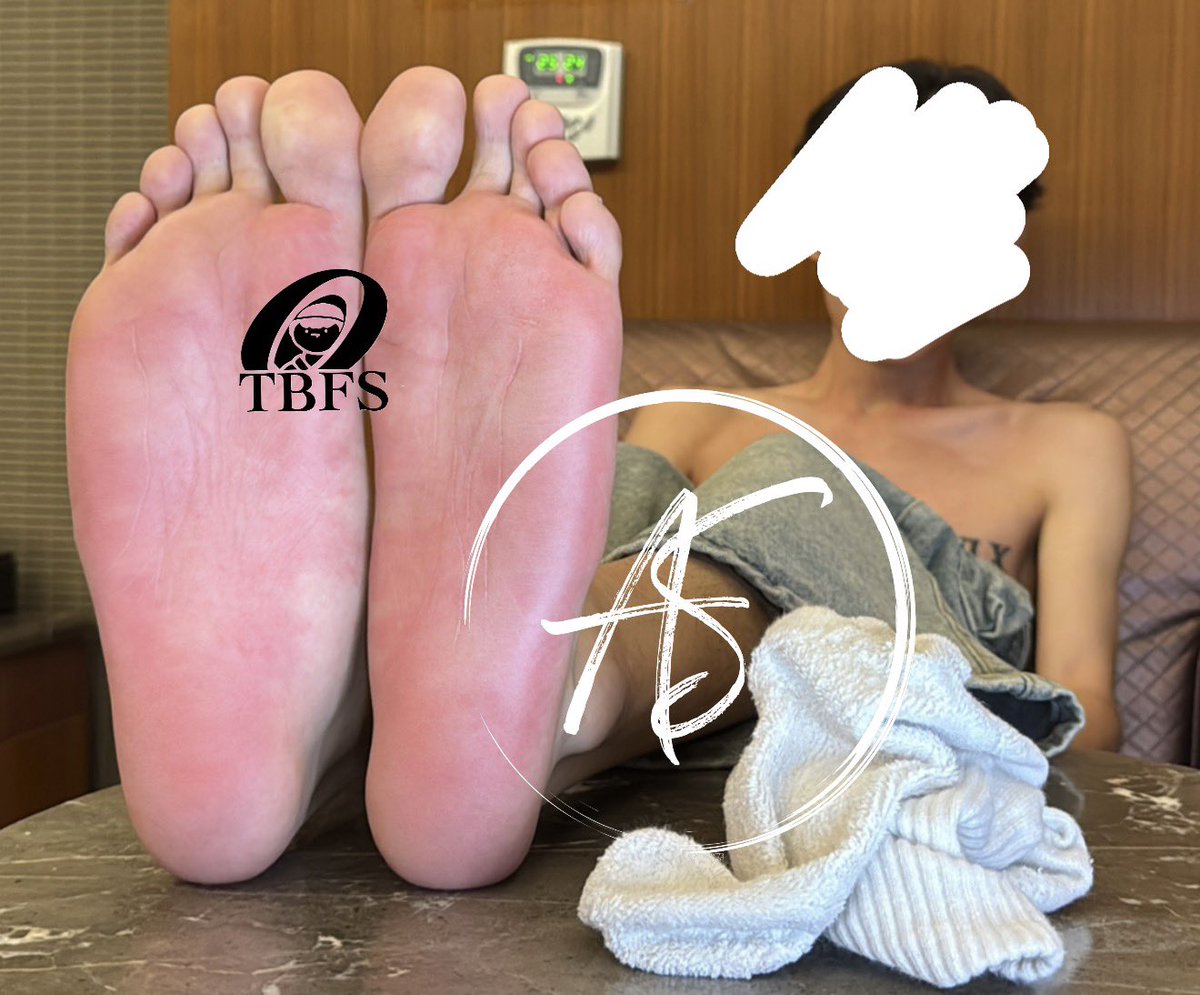 feettickling807's tweet photo. ‼️New video is now on sale‼️
五月好片持續上架

今天是韓系帥男孩，腳趾超可愛的～
喜歡他的：@ChordeeStudent 

推特幫你們標出來啦🤣，看你想約什麼都可以帶禮貌私訊，老樣子有訂閱的有幕後花絮能看喔～

讓我們請他講幾句話🤣 https://t.co/tTgIuLiFhv