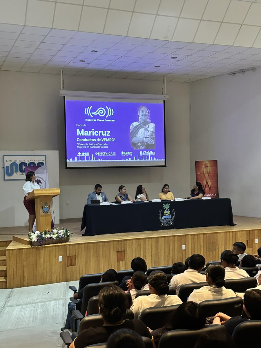 UNCOS_SUNEO's tweet photo. La Universidad de la Costa fue sede del 3er Foro “Nuestras Voces Cuentan 2026”.
La Universidad de la Costa, en coordinación con el Instituto Estatal Electoral y de Participación Ciudadana de Oaxaca (IEEPCO), llevó a cabo el 3er Foro “Nuestras Voces Cuentan 2026”, un espacio de diálogo, reflexión e intercambio de experiencias enfocado en fortalecer la participación política de las mujeres en Oaxaca, con énfasis en mujeres indígenas y afromexicanas.
Durante este importante encuentro se contó con la participación de destacadas panelistas:
-Mtra. Sandra Pérez Cruz, Magistrada Presidenta del Tribunal Electoral del Estado de Oaxaca (TEEO).
-Mtra. Chrysthian Verónica González Labastida, Vocal Secretaria de la Junta Local Ejecutiva del INE en Oaxaca.
-Mtra. Zaira Alhelí Hipólito López, Consejera Electoral del IEEPCO.
-M.C.A. Sandra Elena Montaño García, Jefa de Carrera de la Licenciatura en Medicina Veterinaria y Enlace de Género de la Universidad de la Costa.
La moderación estuvo a cargo del Mtro. Manuel Cortés Muriedas, Consejero Presidente de la Comisión Permanente de Educación Cívica y Participación Ciudadana del IEEPCO.
Con estas actividades, la Universidad de la Costa reafirma su compromiso con la promoción de espacios de participación, igualdad y fortalecimiento democrático en beneficio de la comunidad universitaria y la sociedad oaxaqueña.
#UNCOS #Pinotepa @IEEPCO @SEP_mx @EducacionPubOax