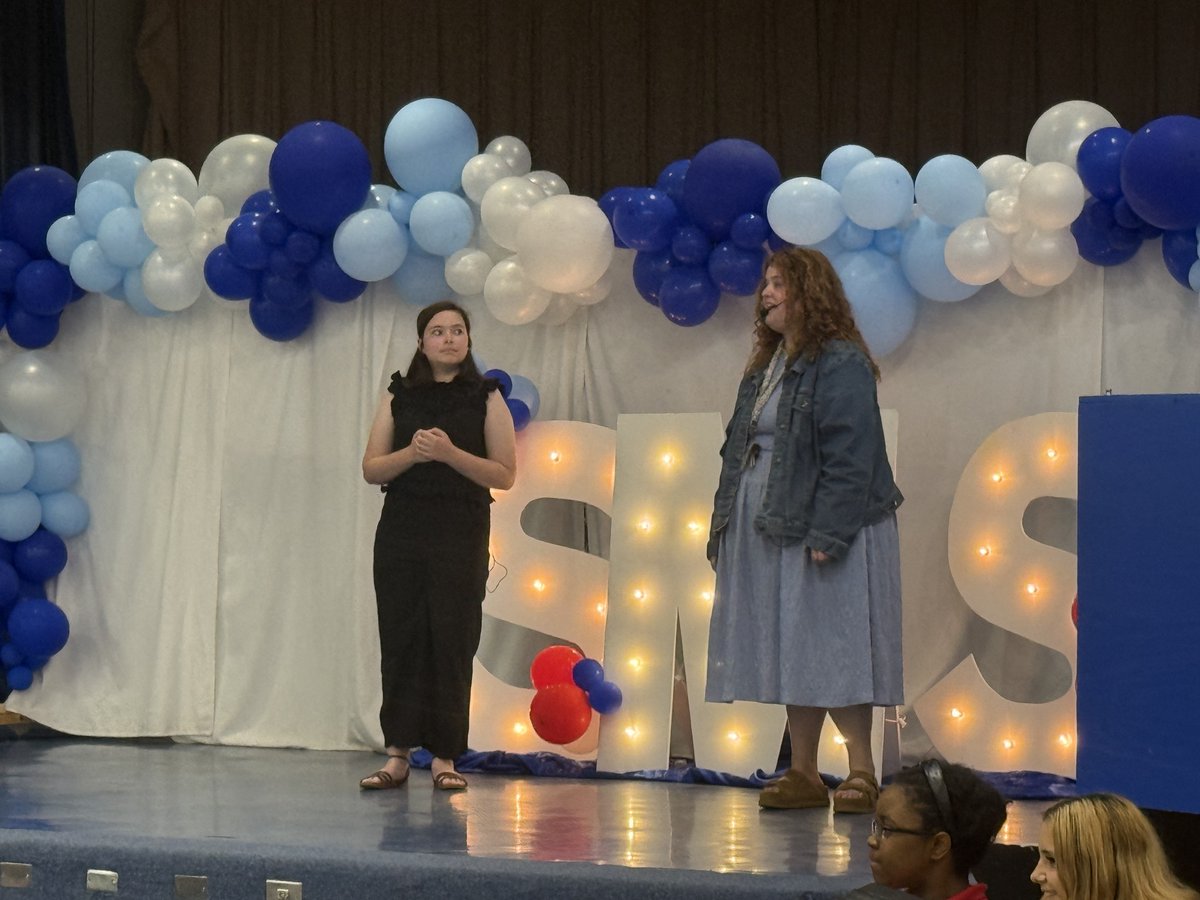 SEMSTigersROAR's tweet photo. We were proud to welcome @see_tigers fourth graders to our campus for a special visit! Students had the opportunity to tour our STEAM Lab, explore each grade-level hallway, visit the PE field, library, outdoor classroom and more. #OnceaTigerAlwaysaTiger! https://t.co/rkOKbdlVgc