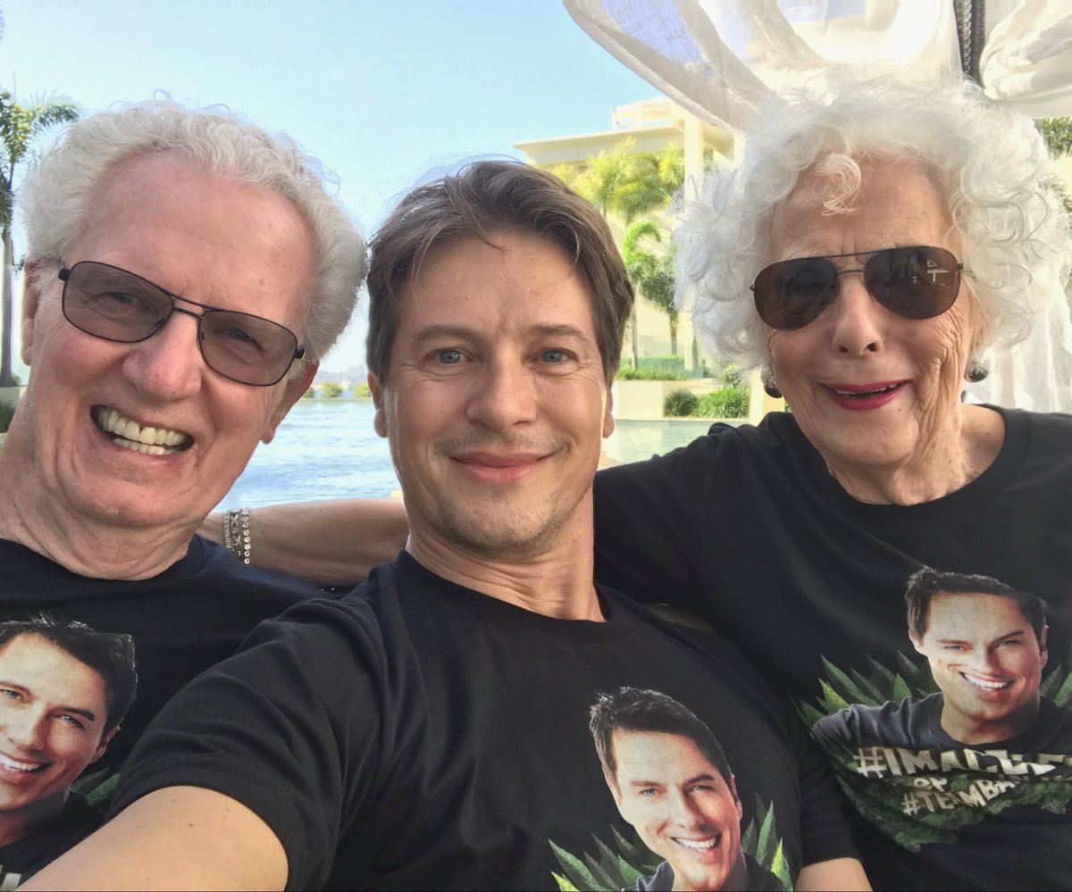 John Barrowman MBE tweet media
