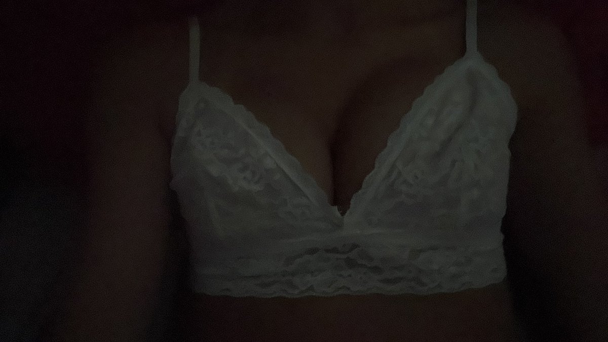 meow41123's tweet photo. tell me what u wanna do to me https://t.co/0GoBJLsKCh