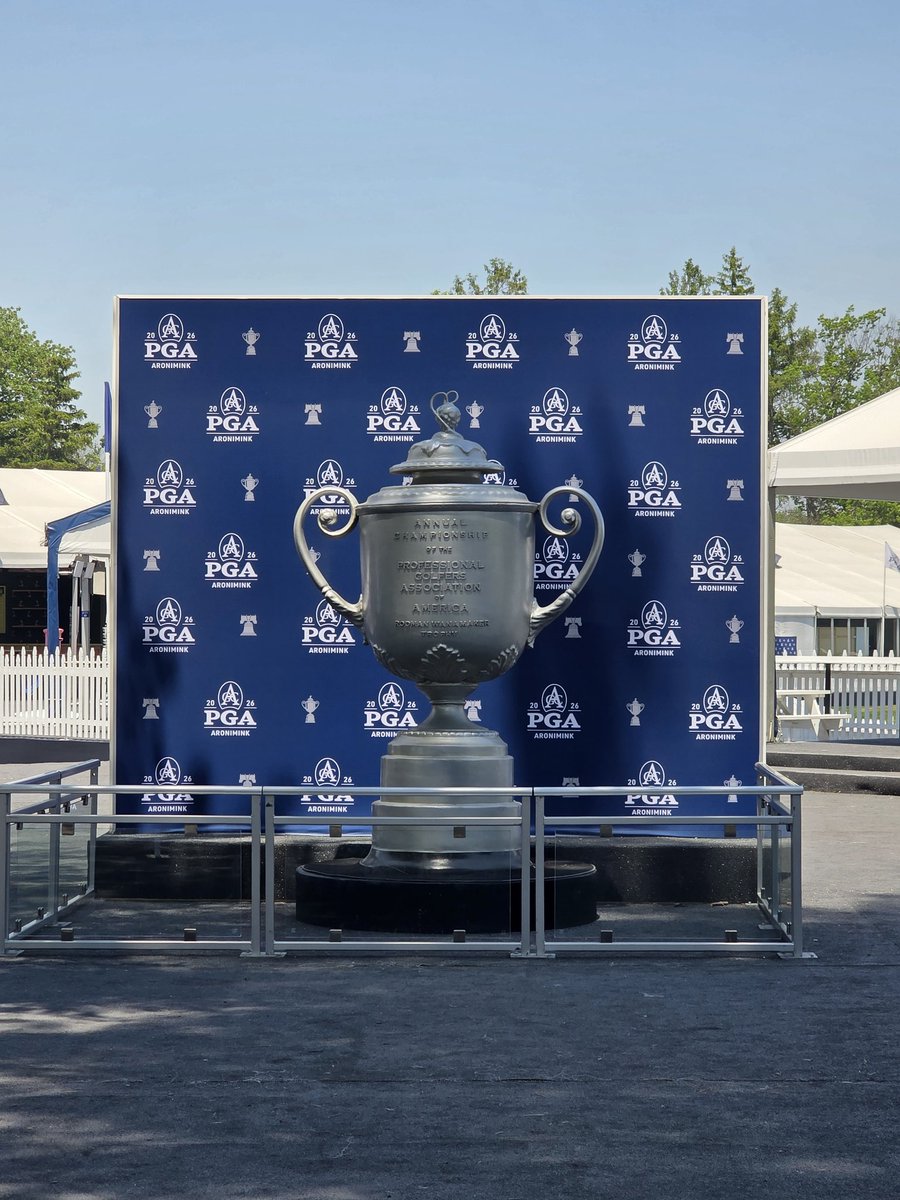 Racer_RL's tweet photo. @SylentBell Oh no, I know the big trophy is scary, but it won't hurt ya https://t.co/P8LX6tZOuD