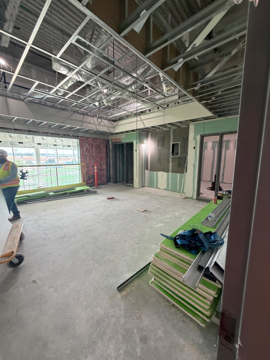 AprilAncira's tweet photo. Took a tour of the New @UTSA  Basketball & Volleyball training facility & it is state of the art. Everyone has their own locker space, coach space, & plenty of room to practice. TVs & Cameras are everywhere on the courts to film & watch video. There is a weight room, a wellness room, a physical trainer & rehab room. Meeting rooms galore! One unique space was the creative space where athletes can record and edit pictures, podcast and social media content for their own personal development. I wonder what that one cost to NAME ? :) Wink Wink.... Pretty Excited for Next September.