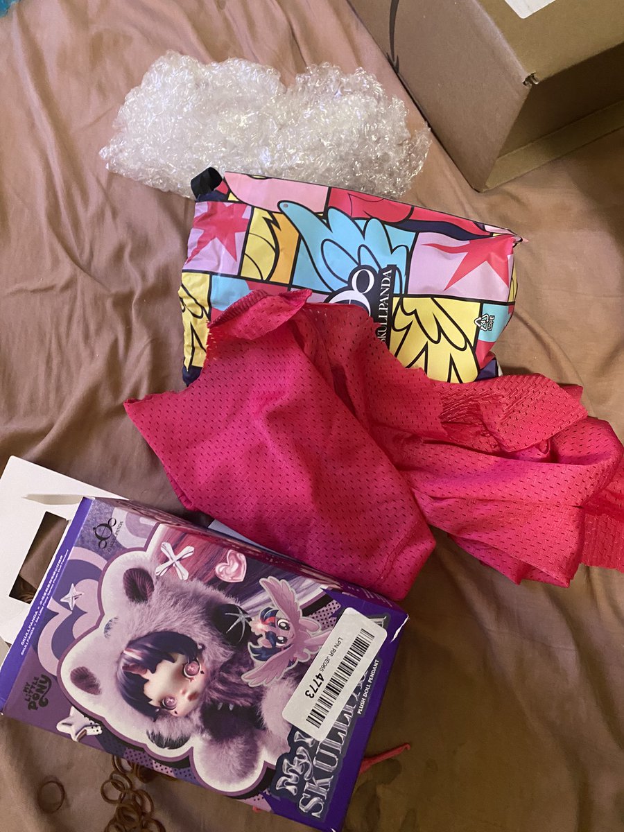 Ninassweetparty's tweet photo. Yall my bf bought one of these mlp skull panda things cus hes addicted and it was literally just a shirt sleeve inside 😭😭 no doll at all https://t.co/3ZTksXUUU8