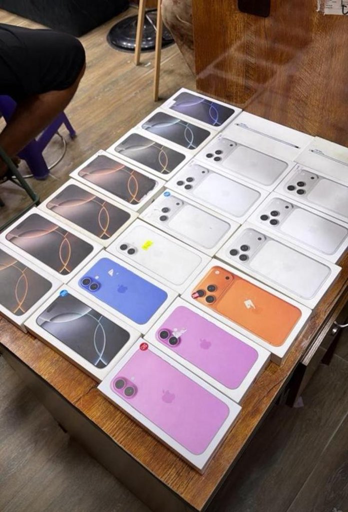 usbil01's tweet photo. Hi X 👋
I sell quality phones, accessories, and smart gadgets @Usbil Gadget 📱📲💻

Location: Bannex Plaza, Abuja 
Affordable prices ✅
Trusted deals ✅
Nationwide delivery 🚚

📲 WhatsApp: 08053420830 https://t.co/gRwstbfaQG