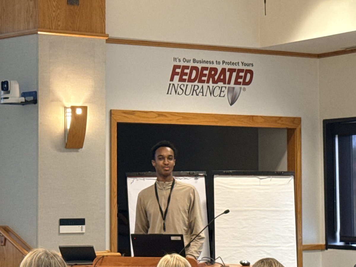 bcolemancareers's tweet photo. Owatonna High School and Area Learning Center students held their final presentations about internships at Federated Insurance . Thank you Federated for this wonderful opportunity for students to gain real world experience. https://t.co/uLZgaQLeXw