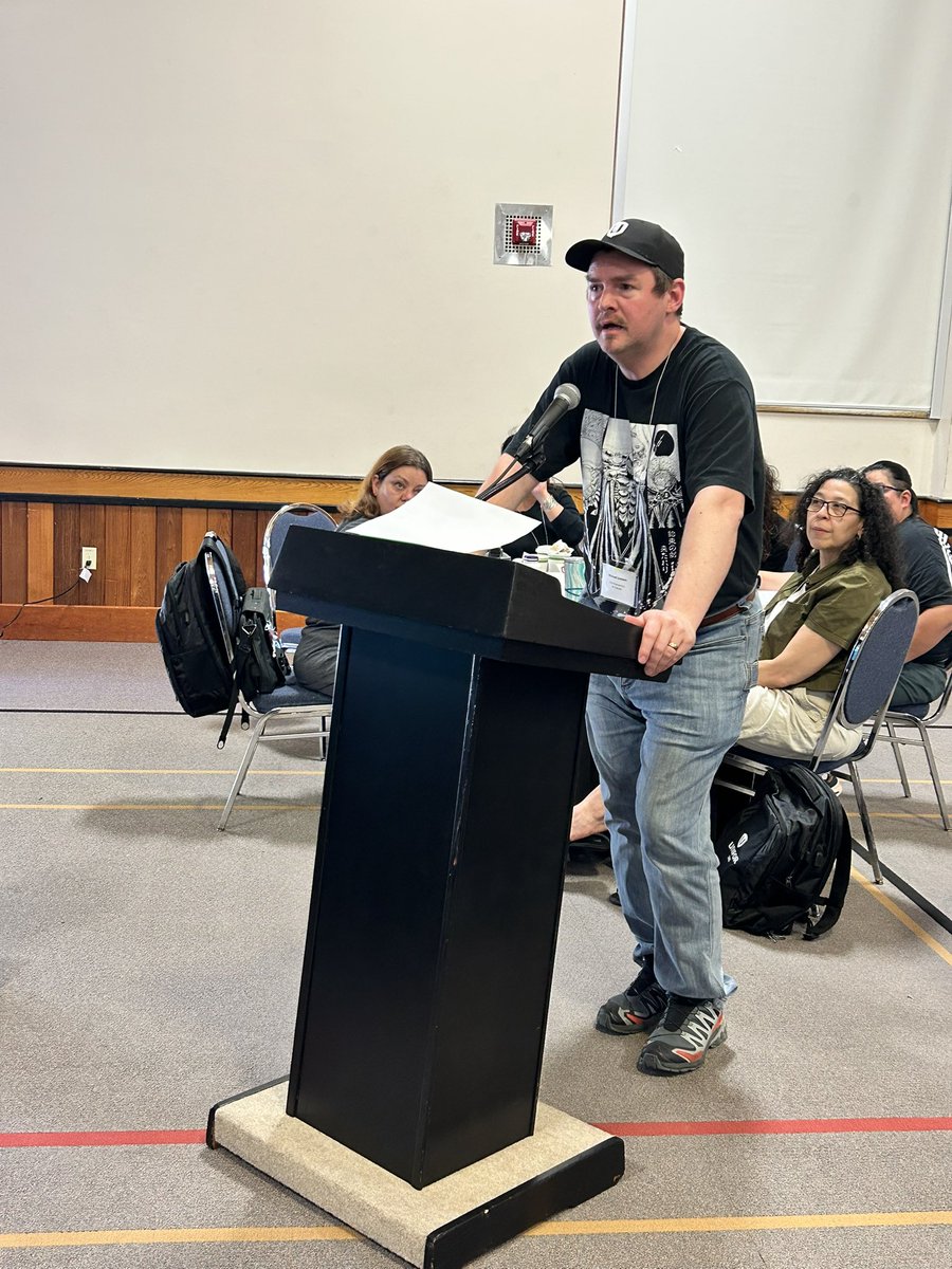 Unifor2002's tweet photo. Hi everyone! 👋
Day Two of our Union Convention is in full swing — and it’s all about resolutions today!
Here are some of our dedicated delegates making their voices heard at the mic. Strong discussions, important votes, and real union democracy in action. 💪#unifor2002 #unifor https://t.co/vqBIBmnda4