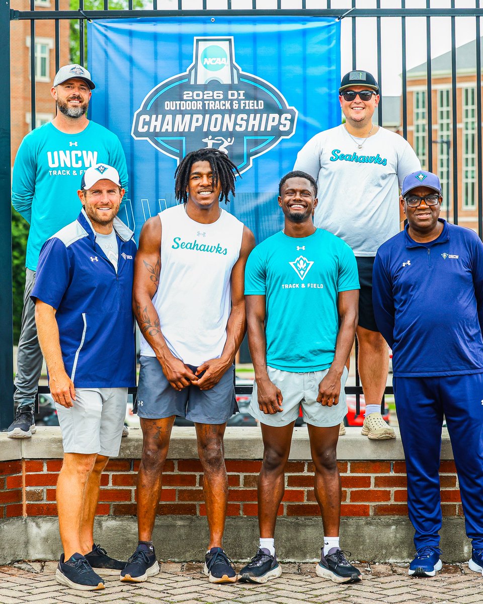 SeahawkTFXC's tweet photo. focused and soaking it all in 🎽👟

#TidalTown https://t.co/k02BysAzrV