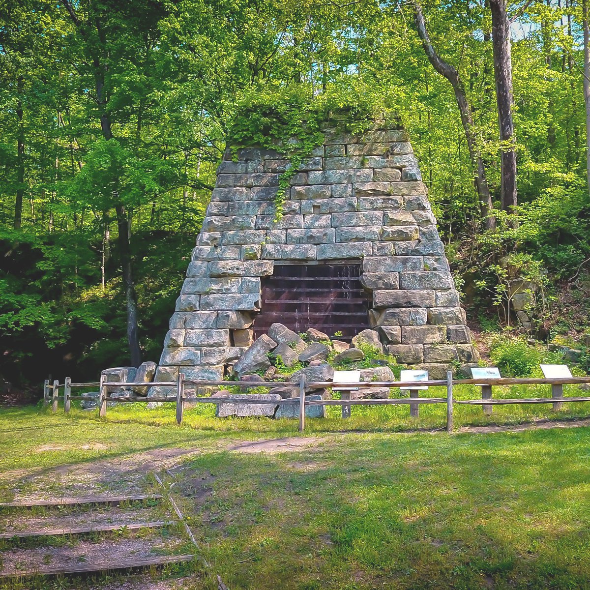 OHStateParks's tweet photo. Join in on @ohiodnr's America 250 celebration with hikes on June 6! Choose Lake Hope’s 3‑mile Hope Furnace to forest hike (9 a.m.) or Lake Loramie’s 5+‑mile multi‑trail trek (9:30 a.m.). Info: https://t.co/YRZxdrt0M2

@ohheartofitall @am250ohio https://t.co/0z2WflTzEJ