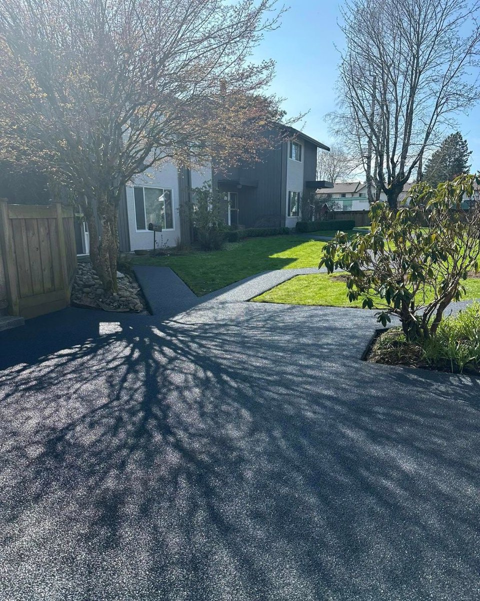 BCecopaving's tweet photo. Our recycled tire paving is the perfect solution for property managers who are looking to update shared pathways. Make them more safe and more stylish in one go! 💥 https://t.co/BNGrse7uW7