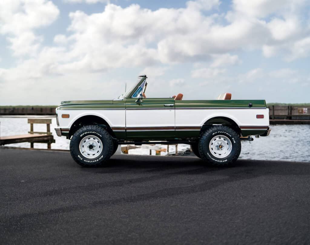 ECDautodesign's tweet photo. Land Rover Defender vs Chevrolet K5 Blazer: Which One Holds Value Better? | A pragmatic comparison for collectors and enthusiasts deciding between British heritage and American classic utility vehicle.
When collectors weigh a... https://t.co/REkiFrFL5Y https://t.co/4VGoeyj4sk