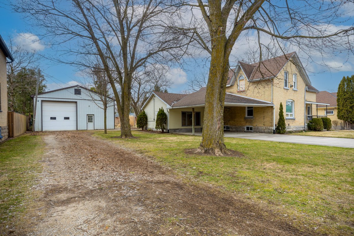 cbstar_robint's tweet photo. OPEN HOUSE - SUN MAY 31st 2:00-4:00 pm
179 Main St, Ailsa Craig
NEW PRICE - $ 599,000

DUPLEX - 120X140 FT LOT - 30X50 FT SHOP

https://t.co/cO7V1wmYMo https://t.co/YbrSJRJQ1O