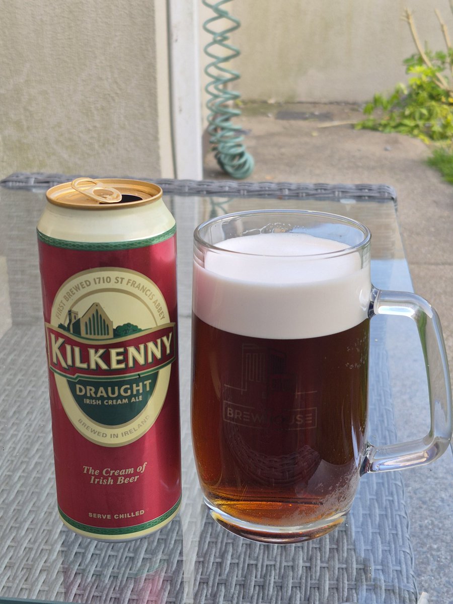 MarkRamsden16's tweet photo. Kilkenny Irish Cream (Red) Ale, in a draught can. This is a very easy going 4.3% abv sessionable beer, light roast malts, some caramel and a clean smooth finish.
#craftbeer #beerstagram #redale #kilkenny #beercans https://t.co/xEmD701zvo