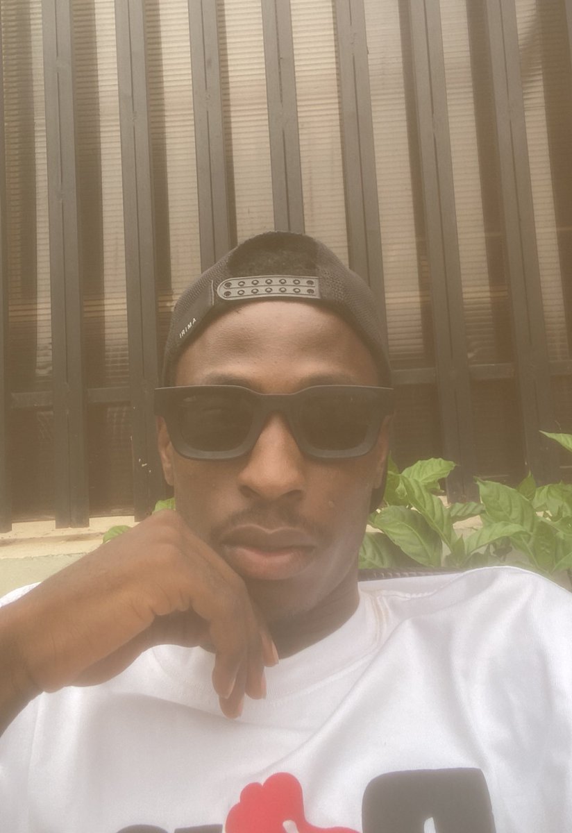 EmteeBiillz's tweet photo. Im a year older 🙂‍↕️🙌🏽🎉 https://t.co/5fj95geIhf