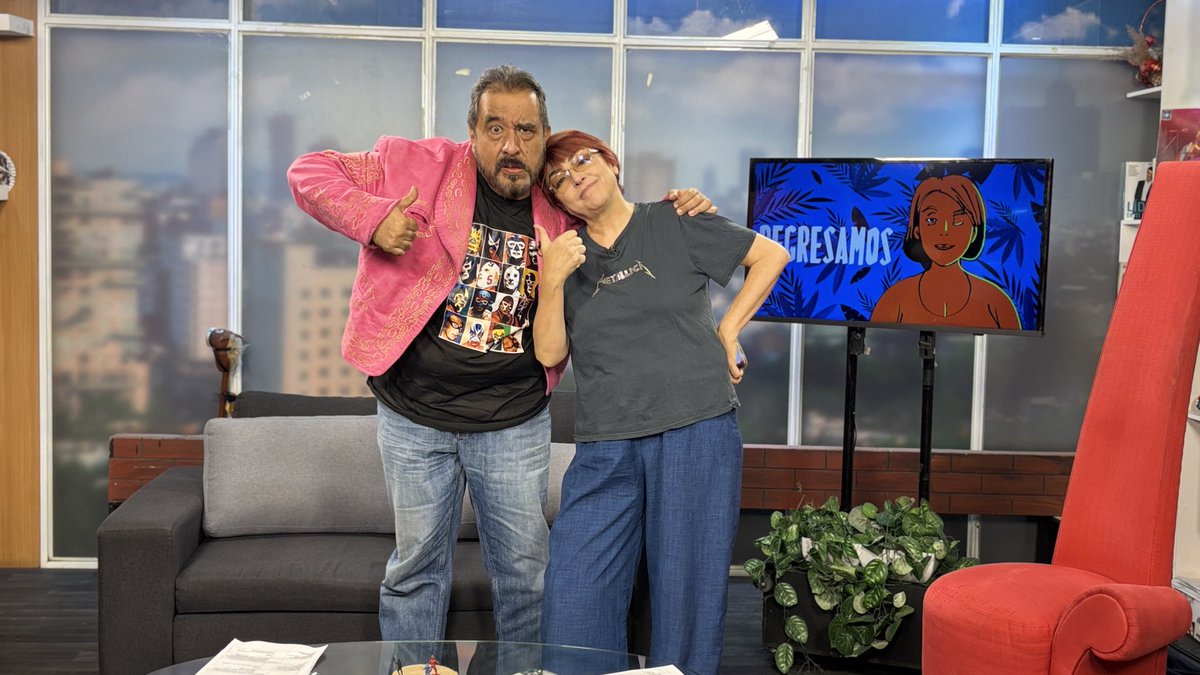 capitalporcual's tweet photo. ¡Mucha cumbia y energía se vivió hoy en #CapitalPorCual!

Jorge Vimen nos invitó a su concierto al Foro Tejador, Nora Huerta nos invitó a las charlas El Vicio y cerramos con la presencia musical de Los donny’s de Guerrero del señor Andrés Ortiz. 🗣️🎶🪘

▶️ https://t.co/eMtn4aOjAW https://t.co/hhPDovyymd