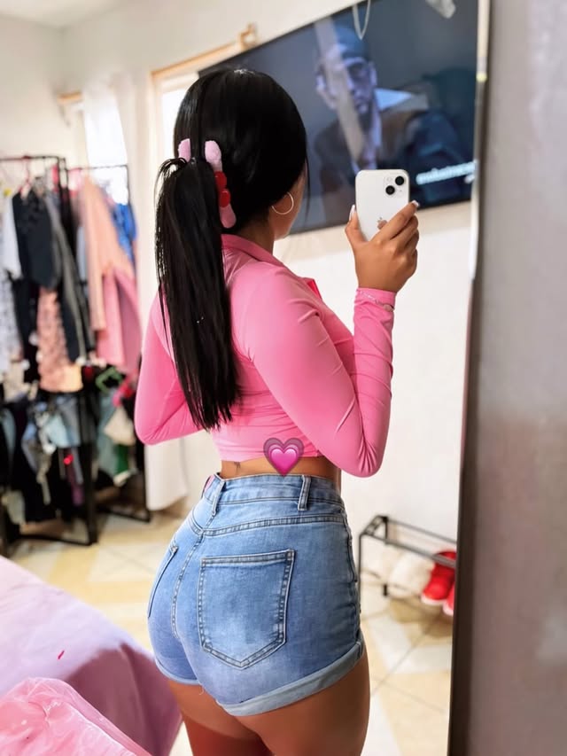 Mini Shorts X 110K tweet media