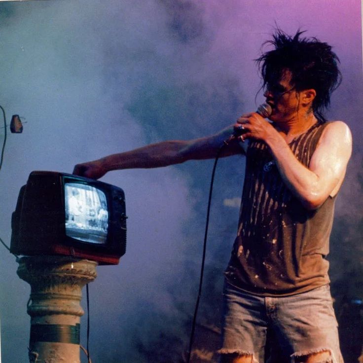 nocturnal_ces's tweet photo. my trifecta of pictures ppl think r Tobias forge but r Not Tobias Forge https://t.co/mEceSukZ2D
