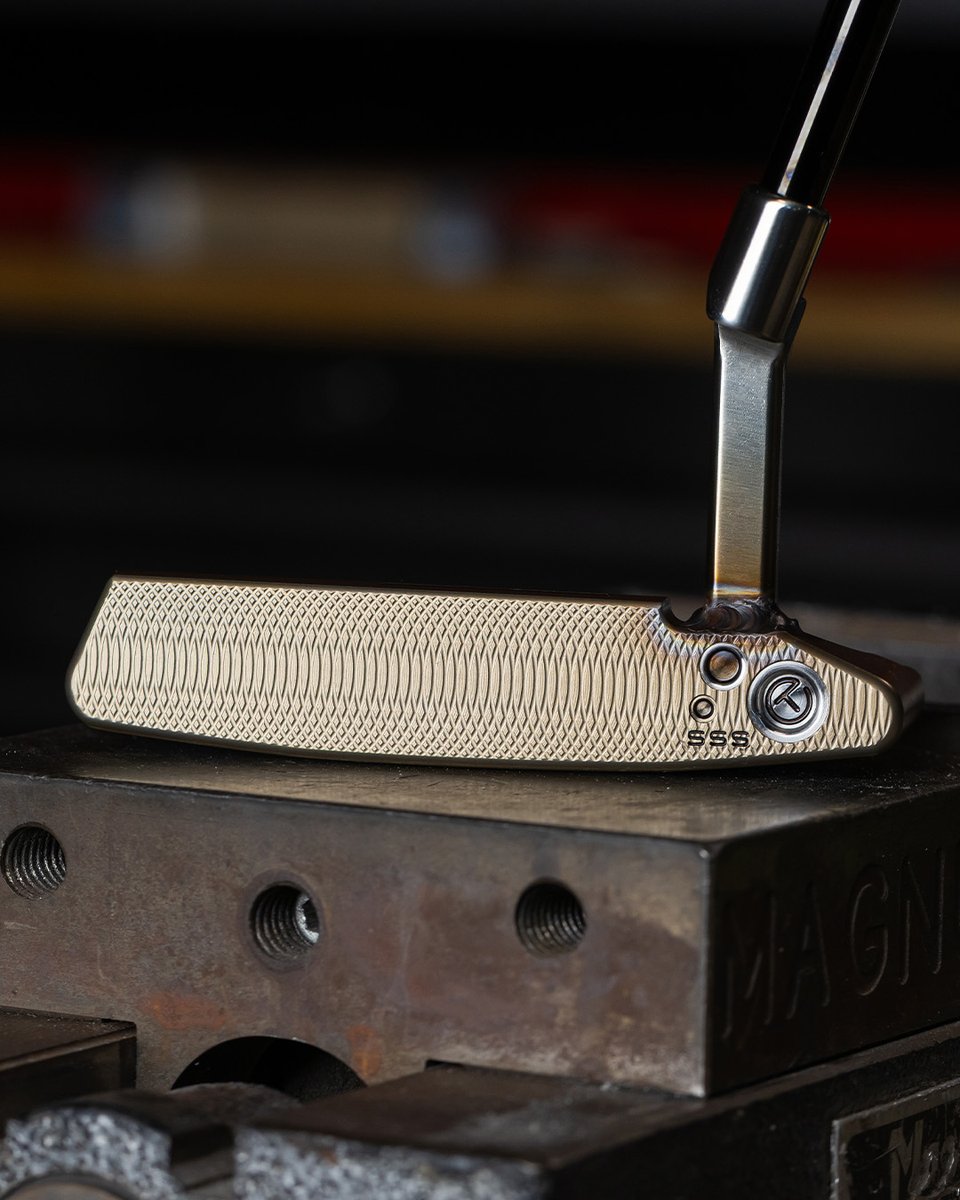 This 34-inch Select Timeless+ Tourtype SSS Prototype with a welded