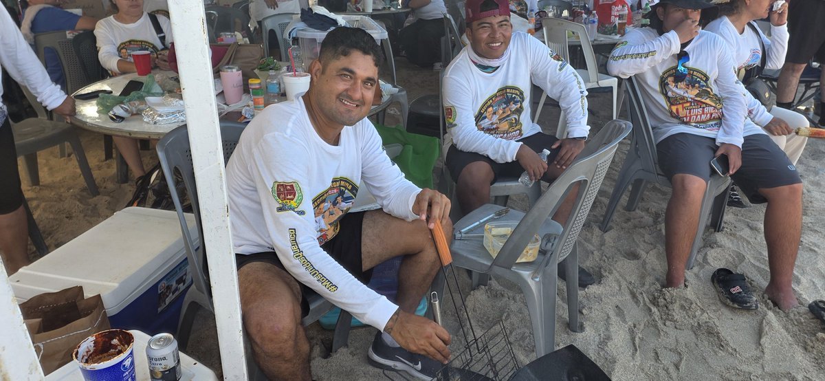 Modulo_Tuxpan's tweet photo. Agradecemos la presencia de nuestro líder nacional ing.Ricardo Aldana; la hospitalidad de nuestro líder y amigo @lgps03101 y nuestro srio.gral @MarcoAzuara1 al @G_TampicoMadero en un evento familiar épico,la convivencia con los grupos manifestandose la  unidad @Seccion42_STPRM https://t.co/2rhDOVpLM0