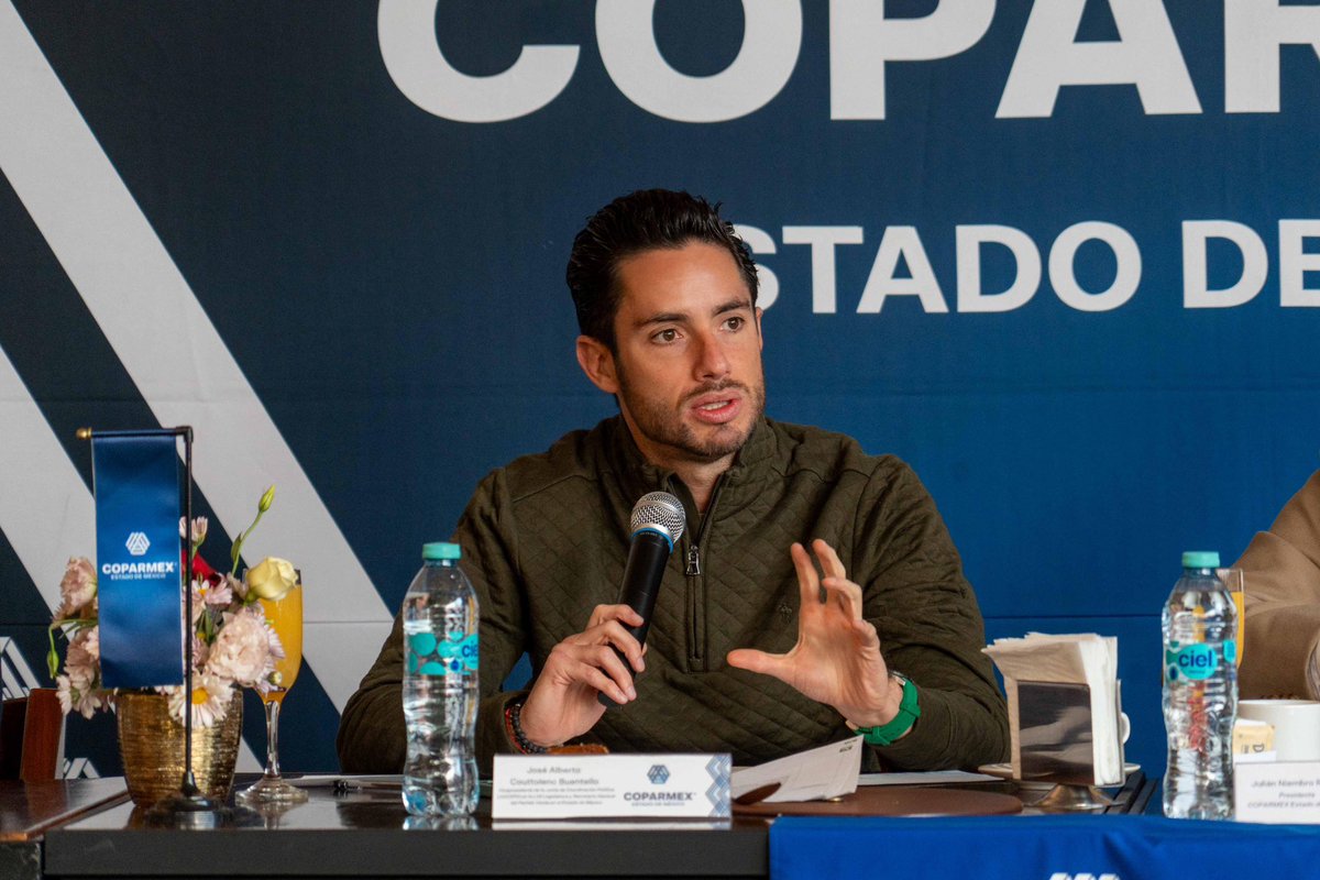 pepecouttolenc's tweet photo. ¡Las y los empresarios son clave para sacar adelante a nuestro querido Estado de México! 🤝🏻💼

Me dio mucho gusto reunirme con las y los integrantes de @COPARMEX_Edomex . ☝🏻💚

Escuchar sus ideas y platicar sobre lo que necesita nuestro estado es la mejor forma de construir más oportunidades para todas y todos. 💬

#EscucharParaLegisla