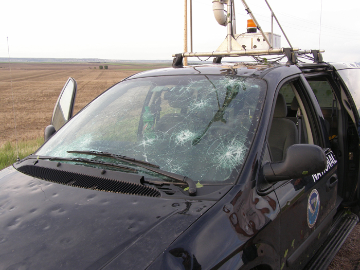 weather_history's tweet photo. June 5, 2009:

A strong cone tornado impacted rural areas in Goshen County, Wyoming. The EF2 was scanned by several Doppler On Wheels mobile radar units and was studied in-depth by the VORTEX2 project. Few structures were impacted during its 25-minute lifespan.

#wxhistory https://t.co/vEbSQYJxsf