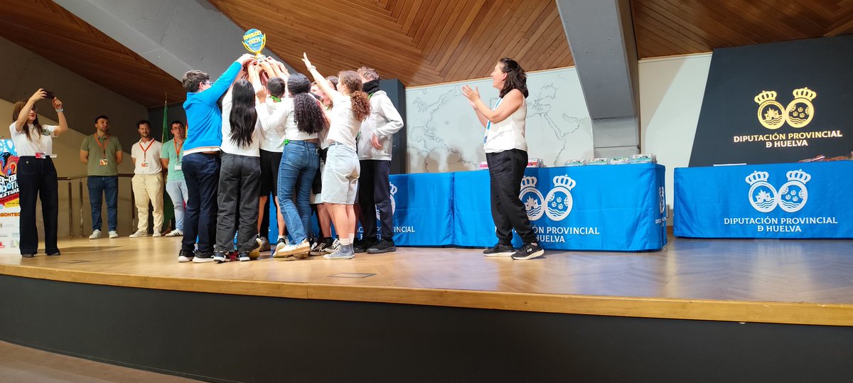 iesneruda's tweet photo. Nuestro centro ha participado en el II Festival Intercentros de Robótica DragonTech consiguiendo el 1º Premio. El alumnado ha trabajado de forma excelente en equipo y ha explicado con gran claridad tanto a otros alumnos como al tribunal.¡Enhorabuena a todos los participantes! https://t.co/1WGxz5xqNO