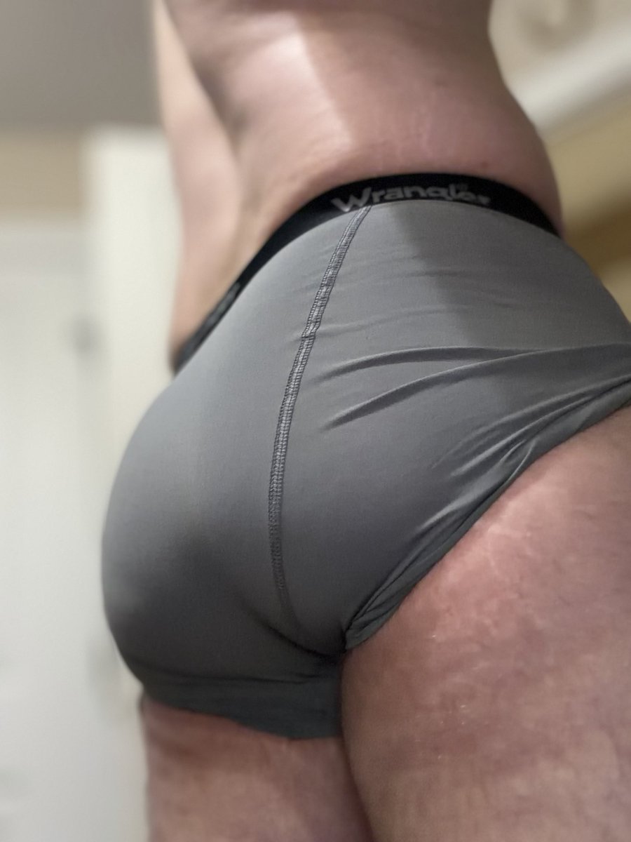 Samitwhc's tweet photo. Built like a fantasy, filmed like a confession. 😈📸 Who’s subscribing tonight? 🔥
#OnlyFansModel #MaleModel #FitnessModel #MensPhysique #GymBody #ThirstTrap #MuscleModel #AlphaMale #FitMen #BodyGoals #Abs #MensFashion #HotGuys #ModelLife #ContentCreator #SelfieGame #Confidence #Aesthetic #Viral #ExplorePage