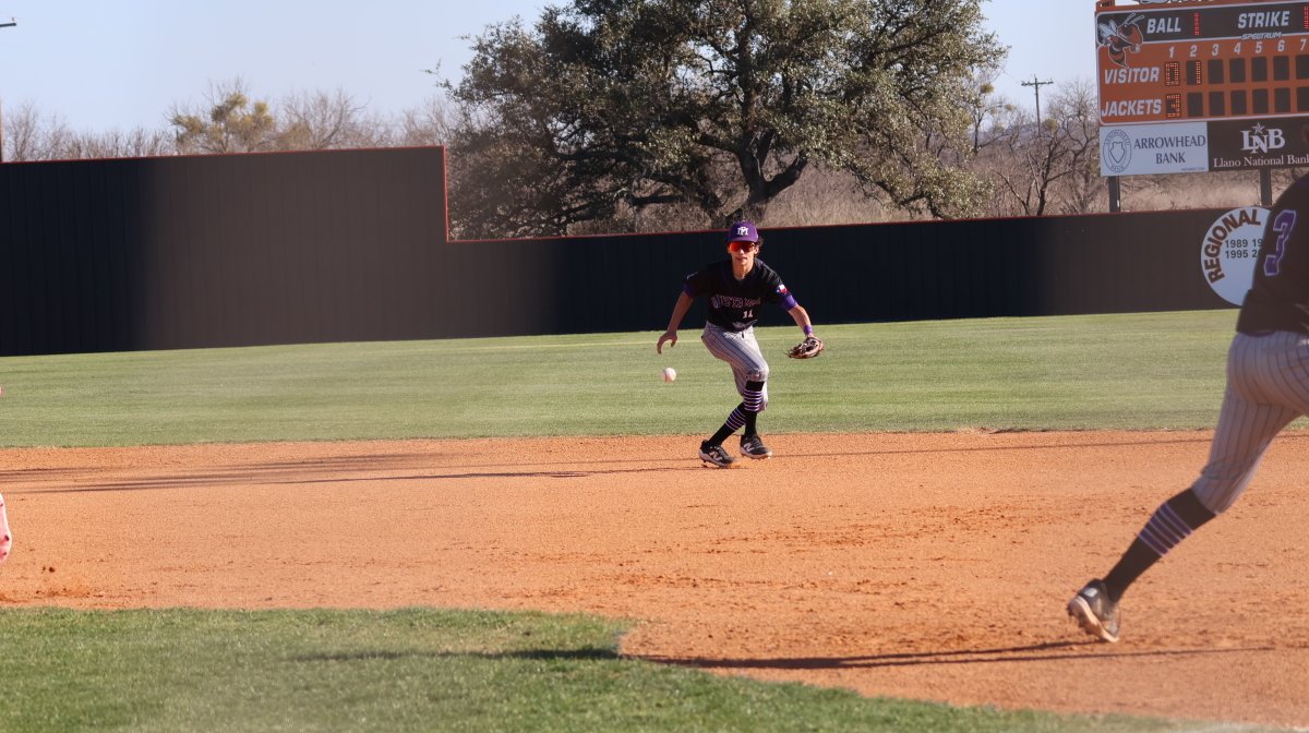 fierrojennifer's tweet photo. Congrats to @marblefallsisd @MFHS_Sports  @MFTXbaseball players singled on all-district honors!!! 

https://t.co/HL48VXvXDm

#GoGetEmMustangs #GoldStandard #NoDoubt #Mustangs #LadyMustangs #TheBroadPodcaster #TexasChalkTalk #marblefallstx #burnetcountytx #highlandlakestx #UIL https://t.co/cHWI1sZpLy
