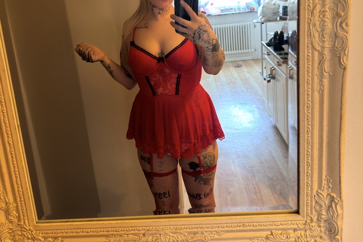 Toxicangel669's tweet photo. New on of! 👌🏼 

#onlyfans #onlyfanscontent #milf #sugarbaby #sugardady 

https://t.co/txvS0P9ikc https://t.co/hz3RIf33ZK