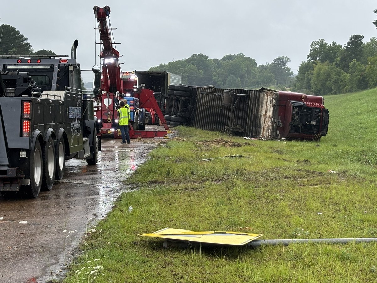 WAFB's tweet photo. Semitrailer hauling 11,000 pounds of Kit Kat bars overturns on the interstate in Mississippi https://t.co/fzZiZmC3nL https://t.co/eRhrCdiPTy