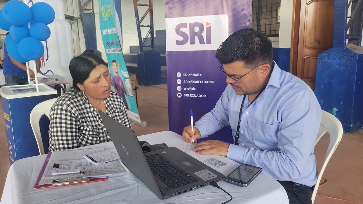 SRIoficialEc's tweet photo. #SRIzonal3

Visitamos la parroquia San José del cantón Santa Clara  en Pastaza y con nuestra #BrigadaMóvilSRI entregamos información tributaria detallada sobre los beneficios dirigidos a grupos prioritarios.

#AdelanteConFirmeza https://t.co/Mzf3lZOPgT