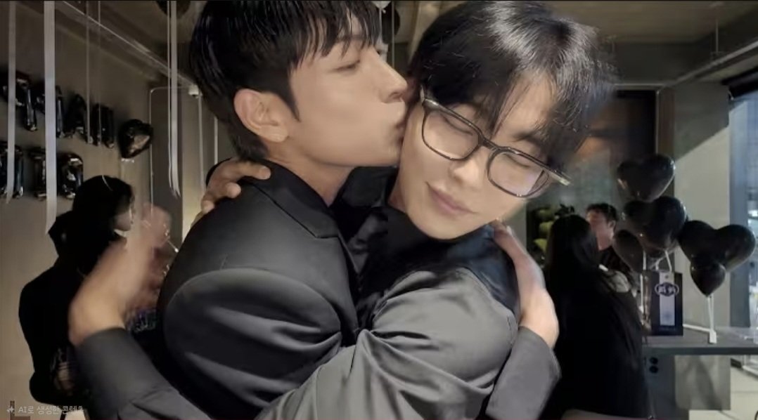sksmsdiroal's tweet photo. 앞으로는 깨붙하지 말고 영사하세요.......
결혼식 할 거면 저도 초대장 주시고요... https://t.co/XcGVCqn86h