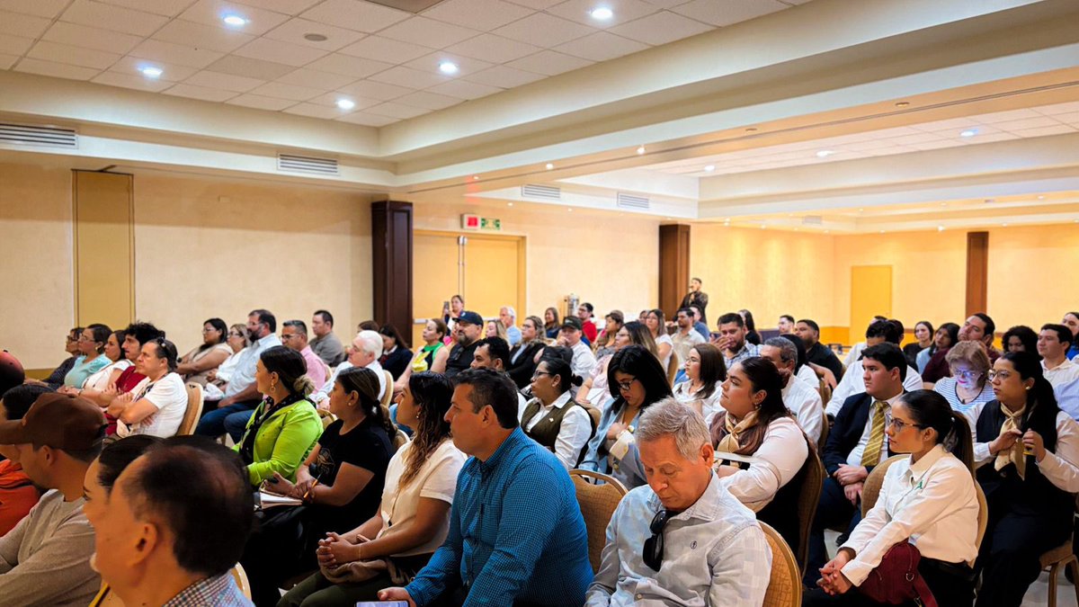 Turismohmo's tweet photo. Embajador de la H todo un éxito ✨

72 participantes vivieron una experiencia llena de aprendizaje, identidad y orgullo por formar parte de la “H”.

#EmbajadorDeLaH #TurismoHMO #Hermosillo https://t.co/6ugV2t0E5p