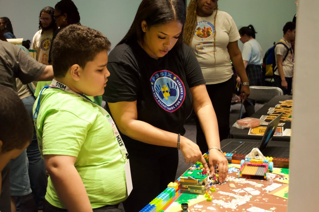 nysci's tweet photo. Last week, we were proud to host the District 75 LEGO Expo at the New York Hall of Science.

Thank you to Deputy Chancellor of the Division of Inclusive and Accessible Learning, Christina Foti, and District 75 Superintendent Dr. Keisha McCoy, for joining us. https://t.co/tsYBMGK0fL