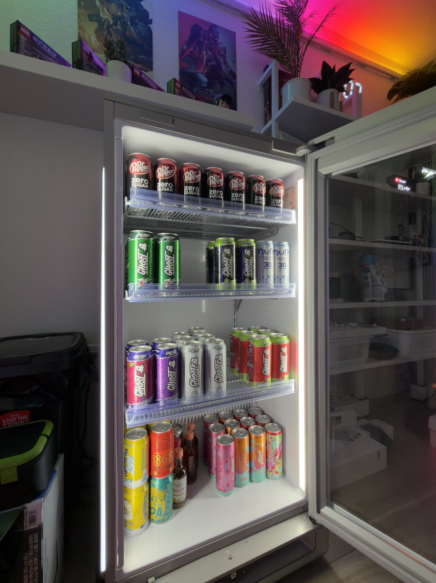 itssjawn's tweet photo. Okay so what shelf should these go on when I’m able to get a case? 🤔💭 https://t.co/dN69Y0vhBE