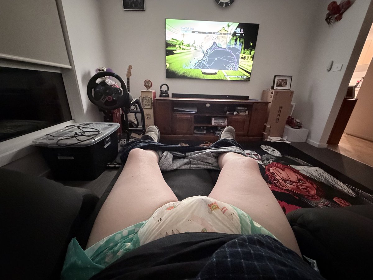 nappyboy_74's tweet photo. Gaming while wet and messy https://t.co/3bNKYwXYH9