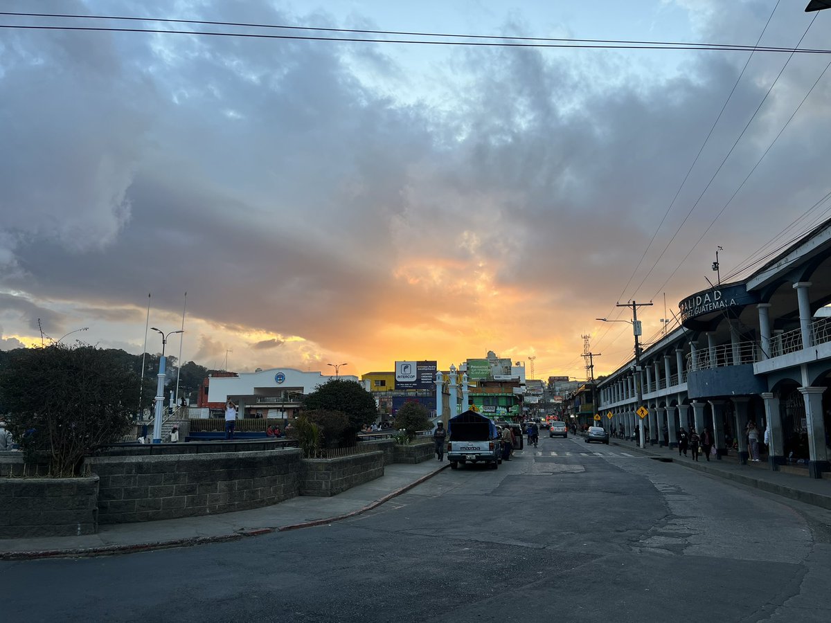 MichiDeLaArena's tweet photo. Sunset in my hometown 🫶🏼 https://t.co/475TpVGIh5