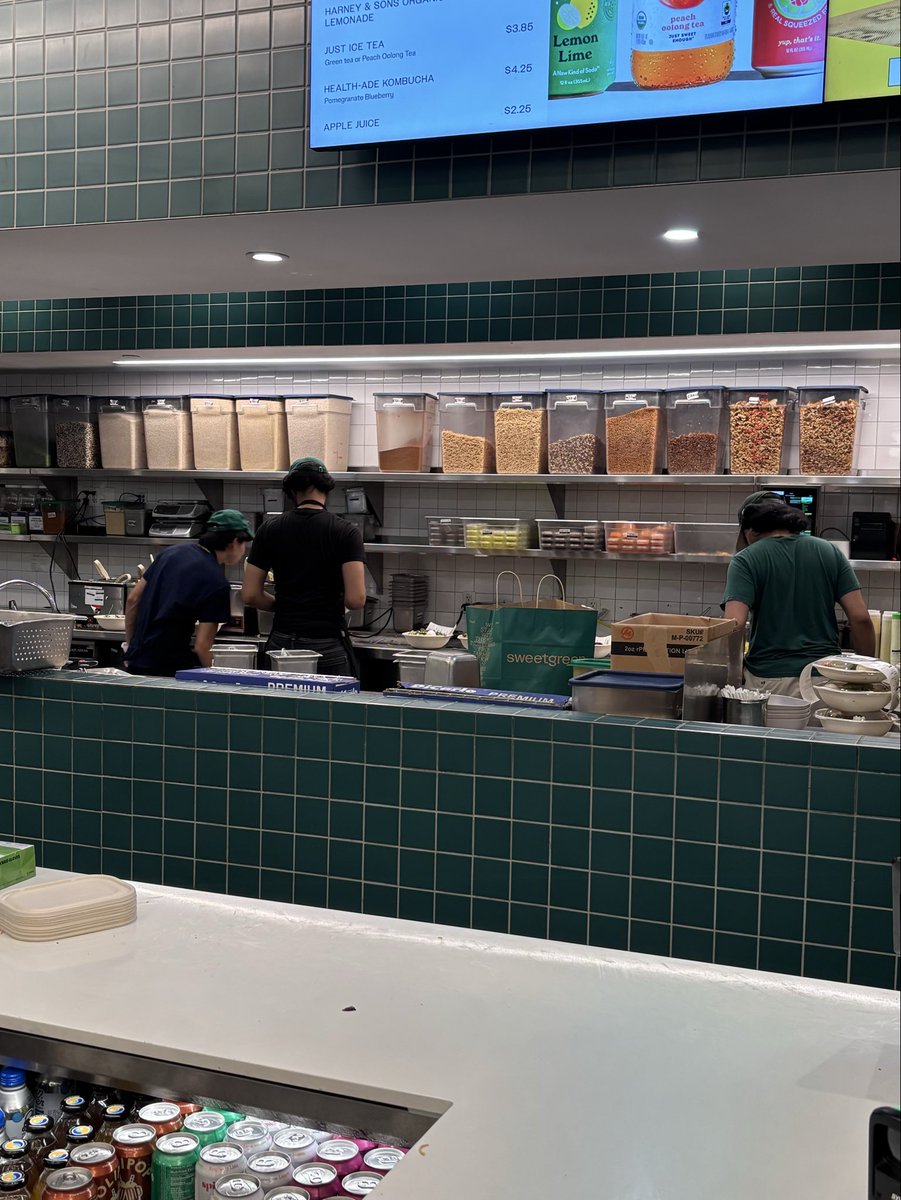 MC_ShopOne's tweet photo. Love @sweetgreen but the in person customers always have to wait at the expense of on-line customers. One staffer addressing the in person crowd and 3 staffers working the on-line orders. Is this the goal? NYC store Broadway/56th https://t.co/QeYBowxNTI