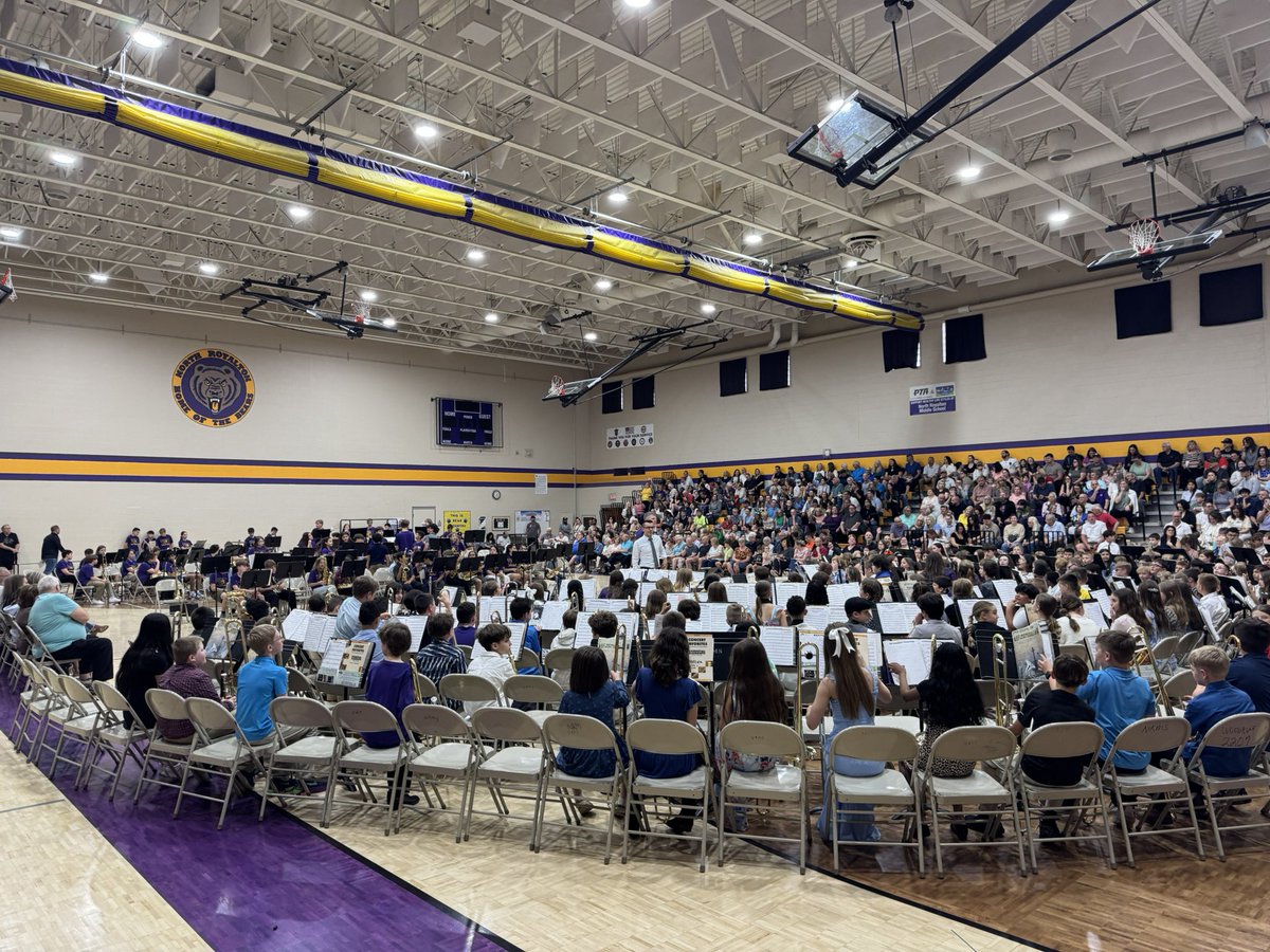 _kevinatkins's tweet photo. Our final band concert of the year kicks off with our Jazz Band. https://t.co/UkEqaMEwpj